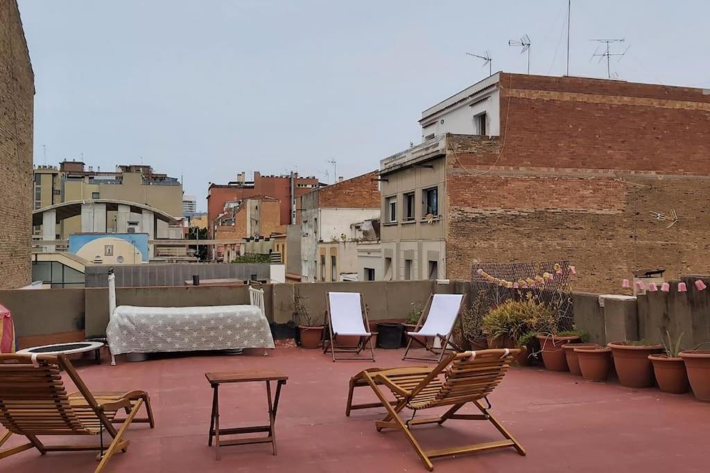Small Room In Sants With Huge Terrace บาร์เซโลนา ภายนอก รูปภาพ