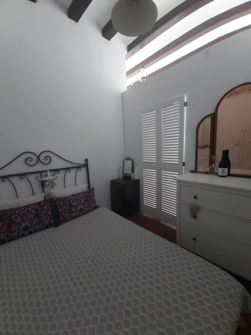 Small Room In Sants With Huge Terrace บาร์เซโลนา ภายนอก รูปภาพ