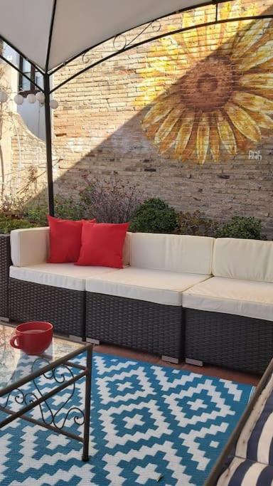 Small Room In Sants With Huge Terrace บาร์เซโลนา ภายนอก รูปภาพ